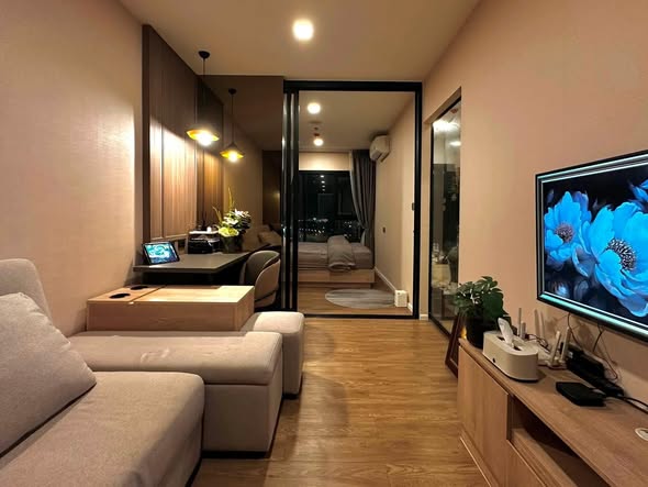 living room of KnightsBridge Prime Onnut