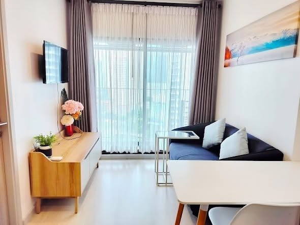 bedroom and room interior of KnightsBridge Prime Sathon