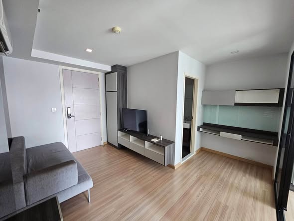 bedroom of KnightsBridge Sky City