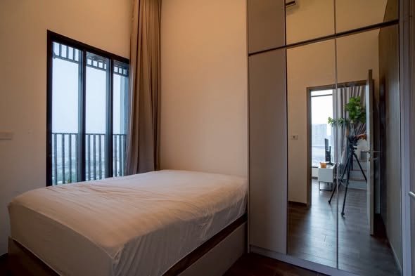 bedroom and room interior of KnightsBridge Space Ratchayothin