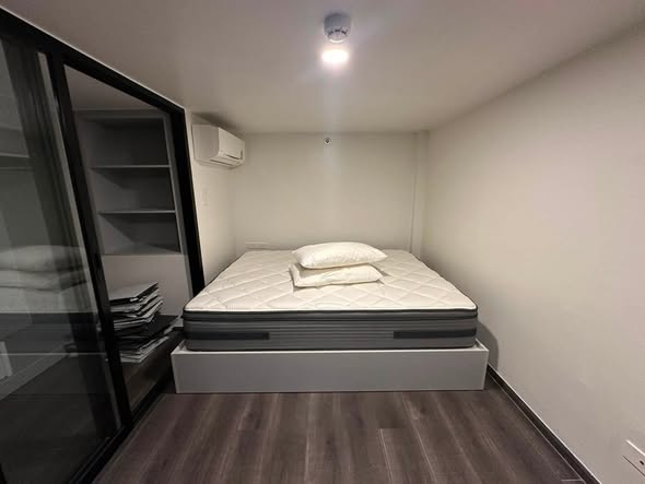 bedroom and room interior of KnightsBridge Space Ratchayothin