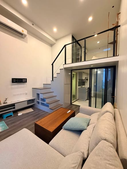 living room and room interior of KnightsBridge Space Ratchayothin