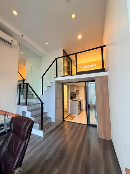 room interior of KnightsBridge Space Ratchayothin