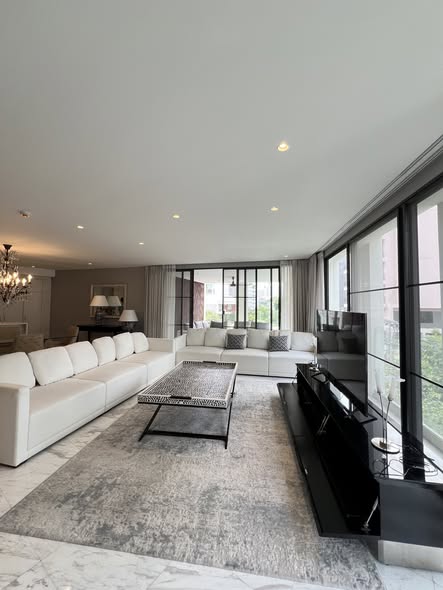 living room of La Citta Delre Thonglor 16
