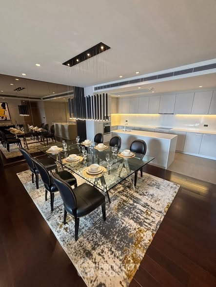 living room and room interior of La Citta Delre Thonglor 16