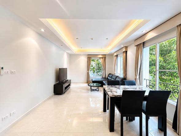 living room of La Vie en Rose Place