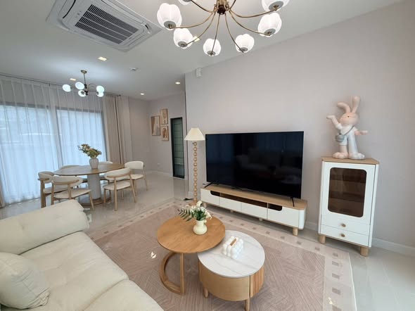 bedroom and living room of Laddarom Bangna km.7 (ลัดดารมย์ บางนา กม.7)