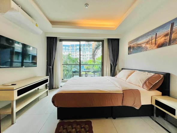 bedroom of Laguna Beach Resort 2