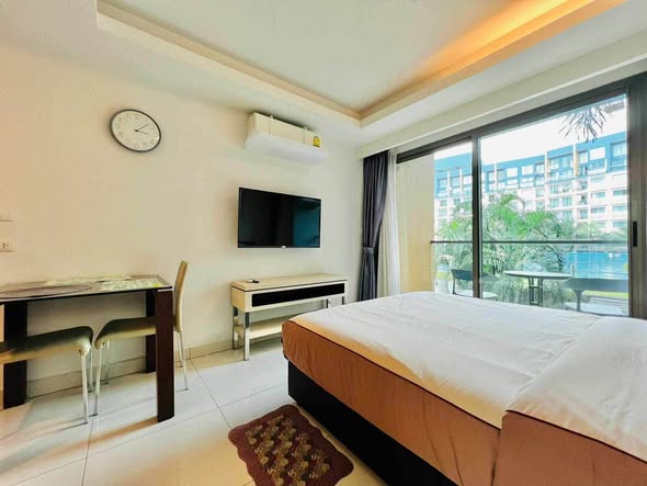 bedroom of Laguna Beach Resort 2