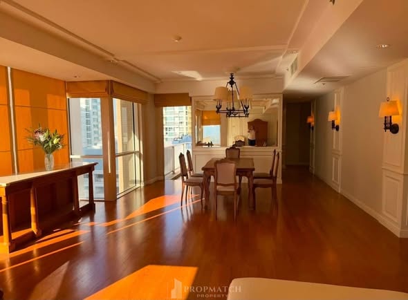living room of Langsuan Ville