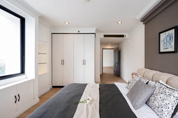 bedroom and room interior of Las Colinas