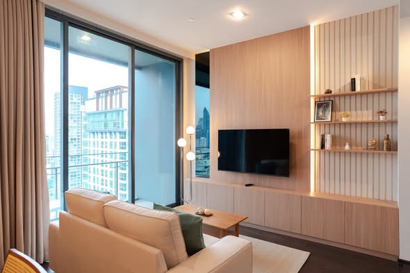 living room and room interior of LAVIQ Sukhumvit 57