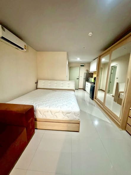 bedroom of Le Rich Condo
