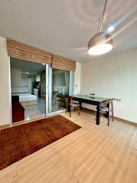 Le Rich Condo
