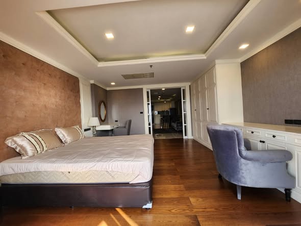 bedroom of lebua at State Tower