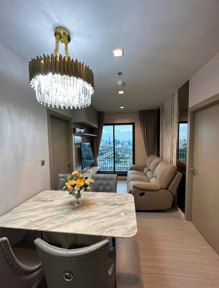 living room and room interior of Life Asoke – Rama 9