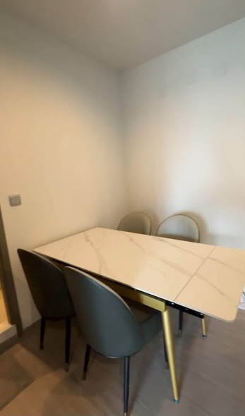 room interior of Life Asoke – Rama 9