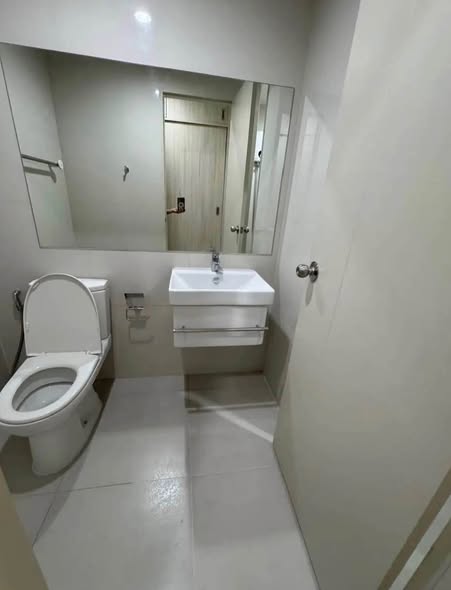bathroom of Life Asoke