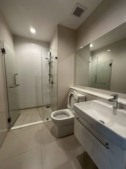 bathroom of Life Asoke Hype
