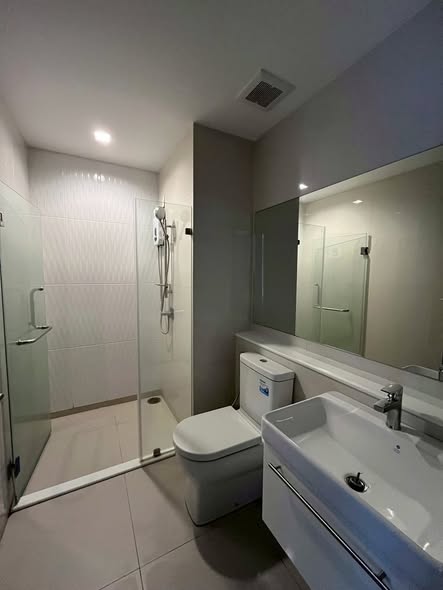 bathroom of Life Asoke Hype