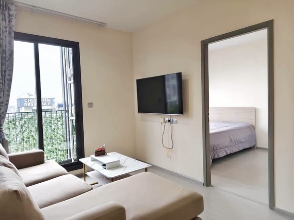 bedroom of Life Asoke Hype