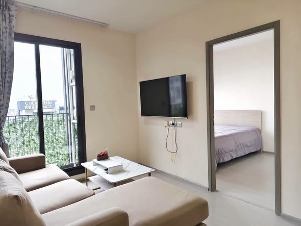 bedroom of Life Asoke Hype
