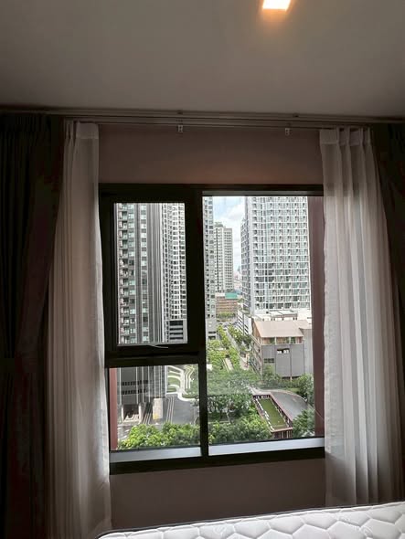 bedroom of Life Asoke Hype