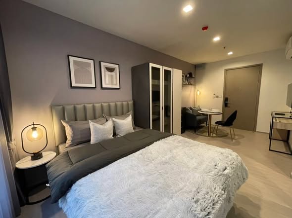 bedroom of Life Asoke Hype