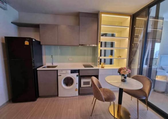 bedroom of Life Asoke Hype