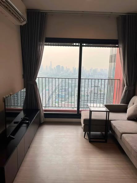 bedroom of Life Asoke Hype