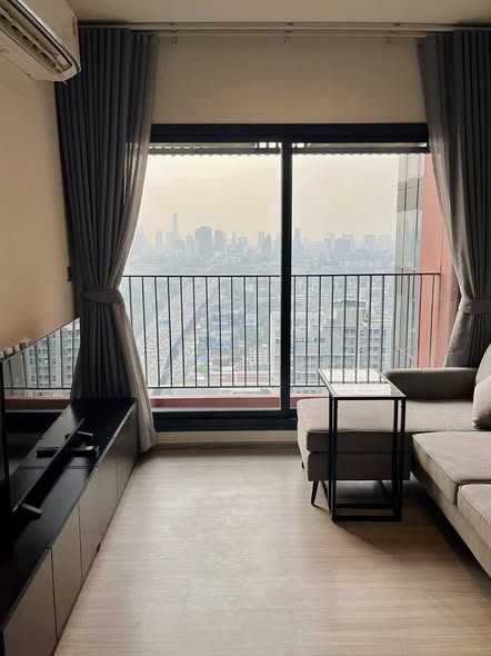 bedroom of Life Asoke Hype