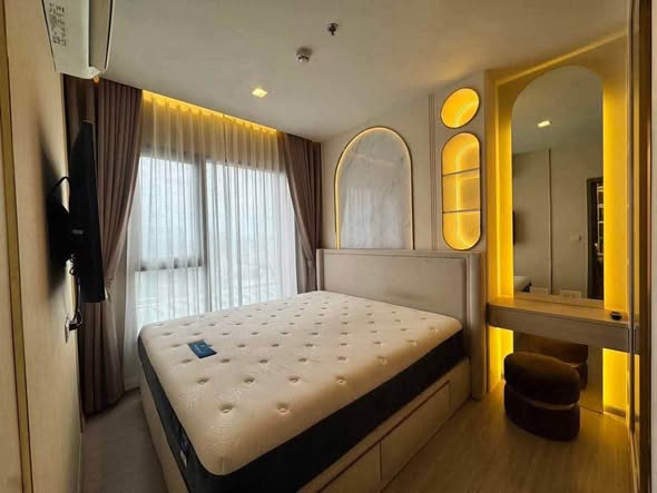 bedroom of Life Asoke Hype