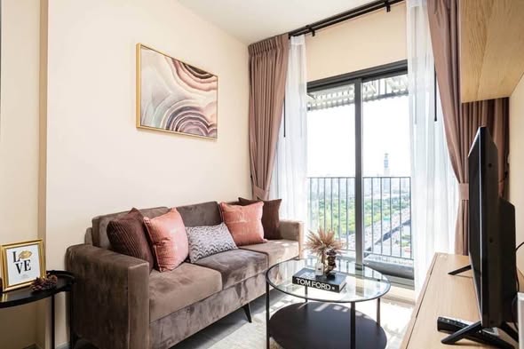 bedroom and living room of Life Asoke Hype
