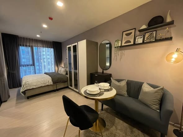 bedroom and living room of Life Asoke Hype