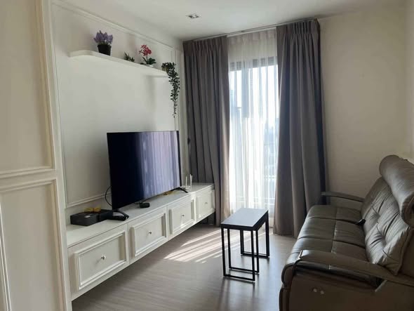 bedroom and living room of Life Asoke Hype