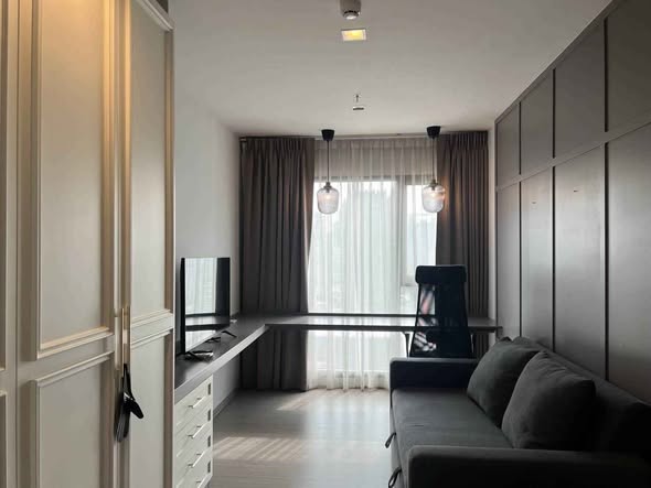 bedroom and living room of Life Asoke Hype
