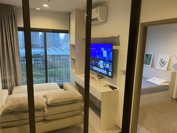 bedroom and room interior of Life Asoke Hype