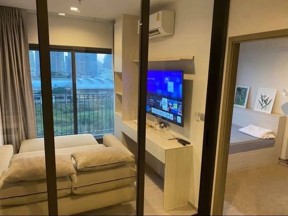 bedroom and room interior of Life Asoke Hype