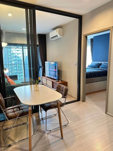 bedroom and room interior of Life Asoke Hype