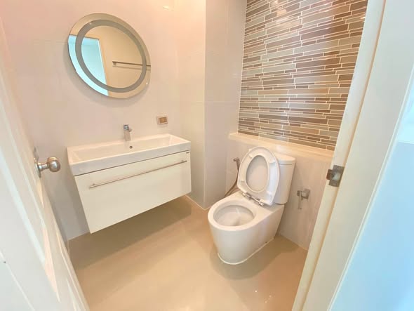 bathroom of Life@ Lat Phrao 18