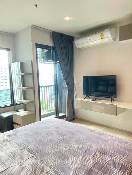 bedroom of Life One Wireless