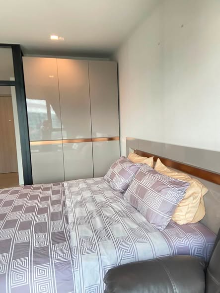 bedroom of Life One Wireless