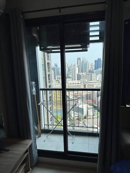 bedroom of Life One Wireless