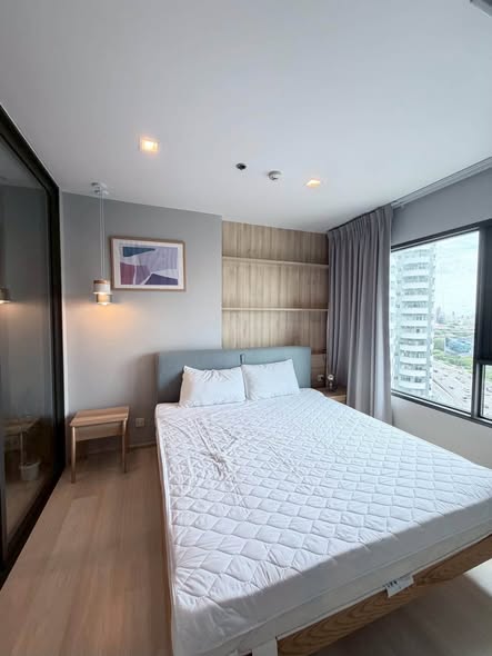bedroom of Life One Wireless