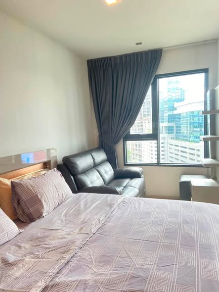 bedroom of Life One Wireless