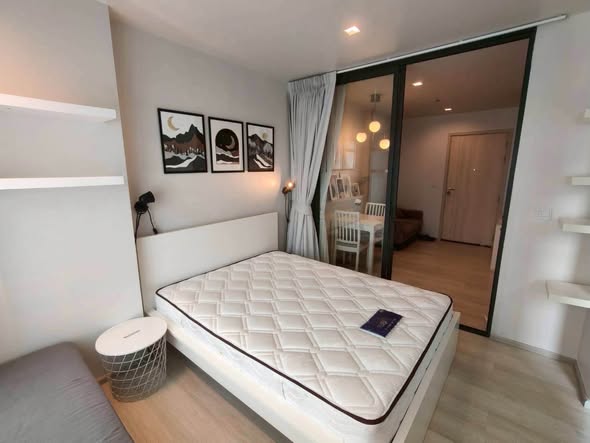 bedroom of Life One Wireless