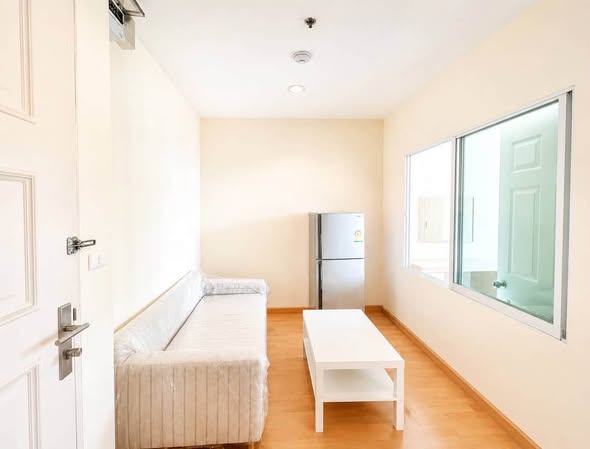 bedroom and room interior of Life @ Phahon – Ari