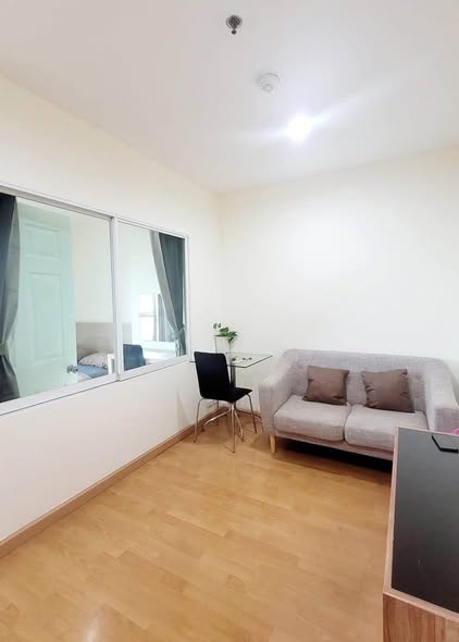 living room of Life @ Phahon – Ari