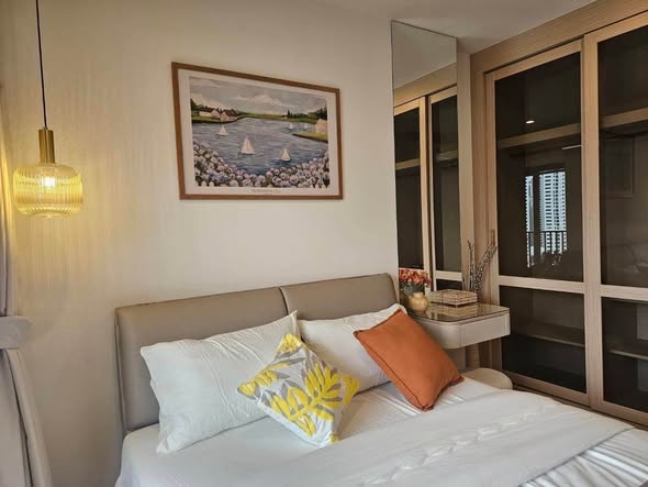 bedroom of Life Rama 4 – Asoke