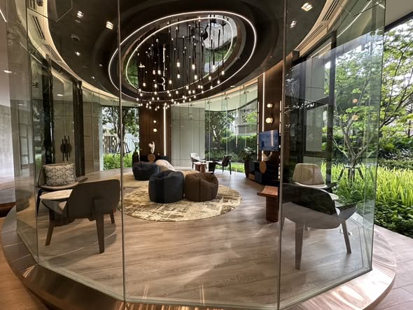 Life Rama 4 – Asoke